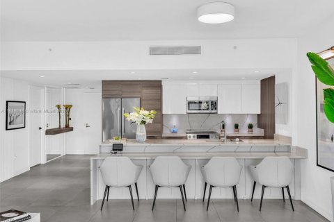 Condo in Bay Harbor Islands, Florida, 3 bedrooms  № 1825462 - photo 9