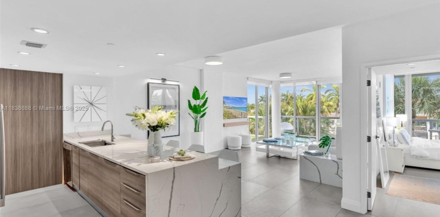 Condo in Bay Harbor Islands, Florida, 3 bedrooms  № 1825462