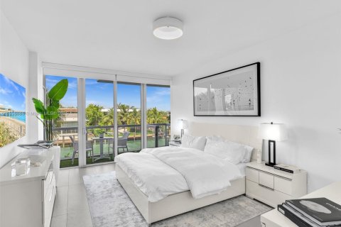 Condo in Bay Harbor Islands, Florida, 3 bedrooms  № 1825462 - photo 14