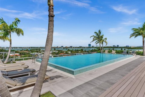Condo in Bay Harbor Islands, Florida, 3 bedrooms  № 1825462 - photo 26
