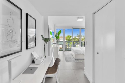 Condo in Bay Harbor Islands, Florida, 3 bedrooms  № 1825462 - photo 13