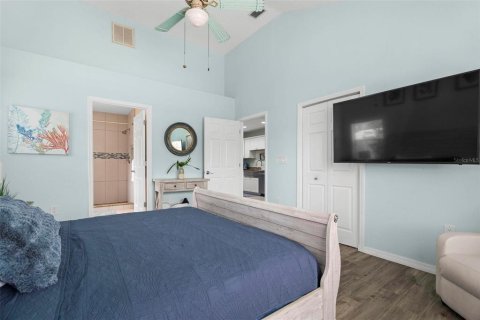 House in Palm Harbor, Florida 4 bedrooms, 153.85 sq.m. № 1765883 - photo 5