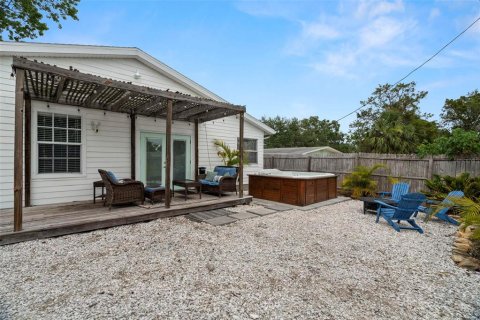 House in Palm Harbor, Florida 4 bedrooms, 153.85 sq.m. № 1765883 - photo 22