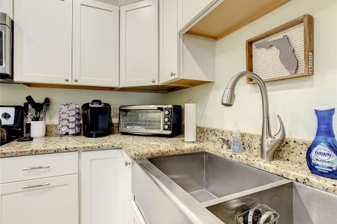 House in Palm Harbor, Florida 4 bedrooms, 153.85 sq.m. № 1765883 - photo 8