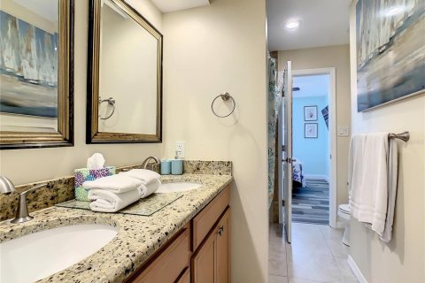 House in Palm Harbor, Florida 4 bedrooms, 153.85 sq.m. № 1765883 - photo 16