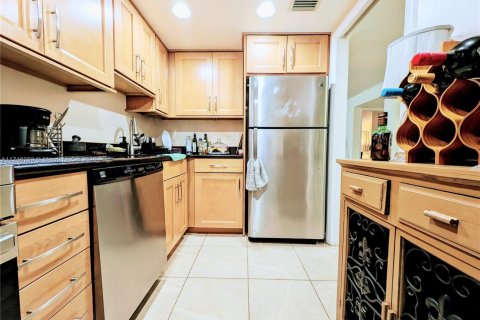 Condo in Lauderhill, Florida, 1 bedroom  № 1842643 - photo 10