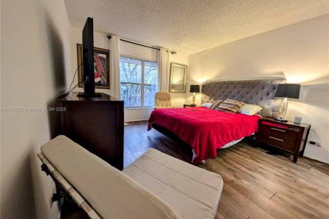 Condo in Lauderhill, Florida, 1 bedroom  № 1842643 - photo 13