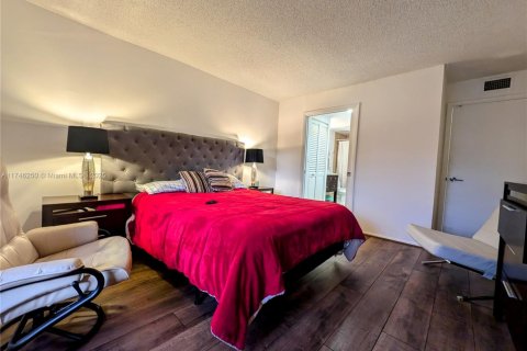 Condo in Lauderhill, Florida, 1 bedroom  № 1842643 - photo 14