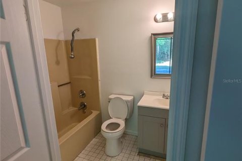 Duplex in De Leon Springs, Florida 4 bedrooms, 166.48 sq.m. № 1740711 - photo 9