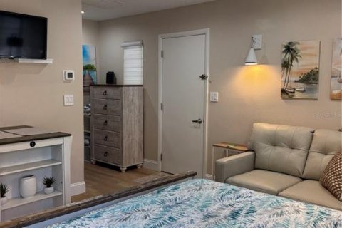 Condo in Sarasota, Florida, 1 bedroom  № 1662379 - photo 9