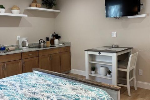 Condo in Sarasota, Florida, 1 bedroom  № 1662379 - photo 5