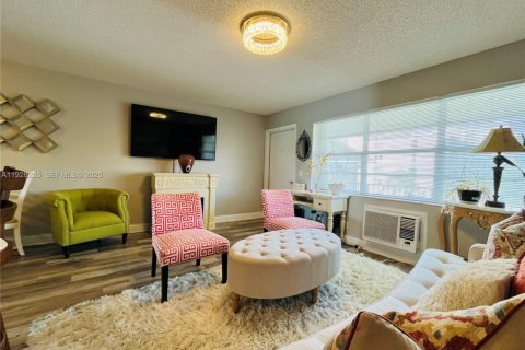 Condominio en venta en Boynton Beach, Florida, 1 dormitorio, 52.95 m2 № 1988415 - foto 4