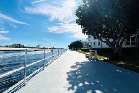 Condominio en venta en Boynton Beach, Florida, 1 dormitorio, 52.95 m2 № 1988415 - foto 27