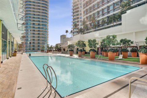 Снять в аренду квартиру в Майами, Флорида 3 спальни, 107.21м2, № 1990632 - фото 16