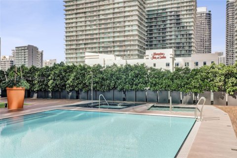 Снять в аренду квартиру в Майами, Флорида 3 спальни, 107.21м2, № 1990632 - фото 15