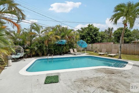 Villa ou maison à louer à Miramar, Floride: 4 chambres, 72.28 m2 № 2388050 - photo 24