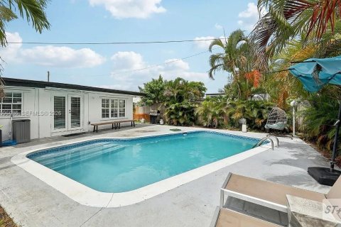 Villa ou maison à louer à Miramar, Floride: 4 chambres, 72.28 m2 № 2388050 - photo 22