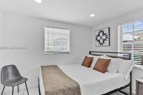 Villa ou maison à louer à Miramar, Floride: 4 chambres, 72.28 m2 № 2388050 - photo 15