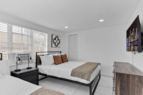 Villa ou maison à louer à Miramar, Floride: 4 chambres, 72.28 m2 № 2388050 - photo 12