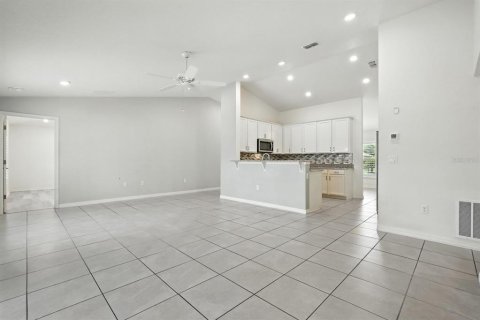 House in Palm Coast, Florida 3 bedrooms, 174.47 sq.m. № 1899778 - photo 13