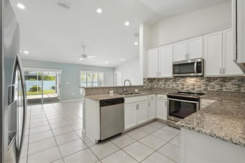 House in Palm Coast, Florida 3 bedrooms, 174.47 sq.m. № 1899778 - photo 9