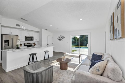 House in Palm Bay, Florida 3 bedrooms, 110.37 sq.m. № 1893736 - photo 6