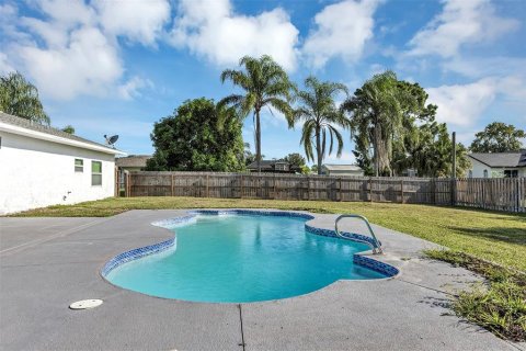 House in Palm Bay, Florida 3 bedrooms, 110.37 sq.m. № 1893736 - photo 26