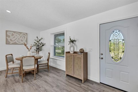 House in Palm Bay, Florida 3 bedrooms, 110.37 sq.m. № 1893736 - photo 3