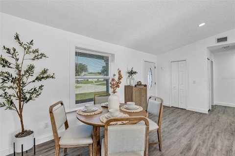 House in Palm Bay, Florida 3 bedrooms, 110.37 sq.m. № 1893736 - photo 4