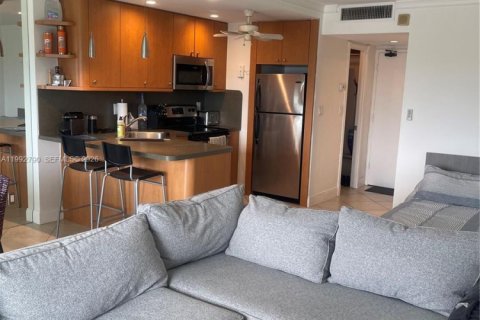 Casa en alquiler en Fort Lauderdale, Florida, 40.88 m2 № 2063023 - foto 3