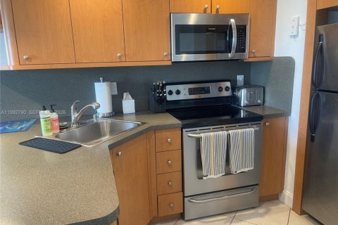 Casa en alquiler en Fort Lauderdale, Florida, 40.88 m2 № 2063023 - foto 2