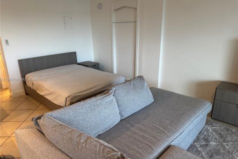 Casa en alquiler en Fort Lauderdale, Florida, 40.88 m2 № 2063023 - foto 4