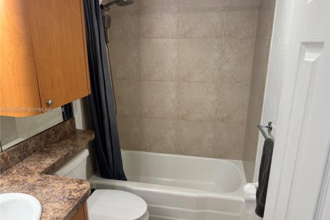 Casa en alquiler en Fort Lauderdale, Florida, 40.88 m2 № 2063023 - foto 6