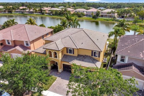 House in Weston, Florida 5 bedrooms, 395.58 sq.m. № 956739 - photo 1