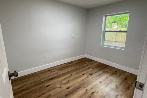 Casa en venta en Orlando, Florida, 4 dormitorios, 155.8 m2 № 1904397 - foto 5