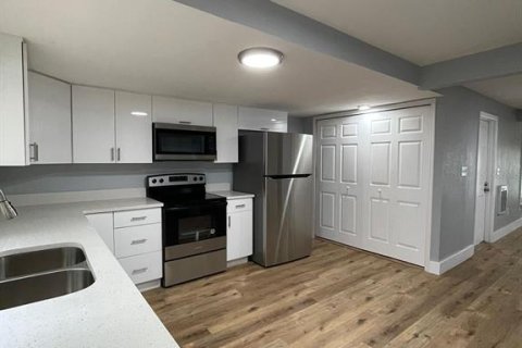 Casa en venta en Orlando, Florida, 4 dormitorios, 155.8 m2 № 1904397 - foto 8