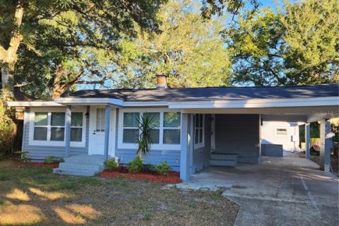 Casa en venta en Orlando, Florida, 4 dormitorios, 155.8 m2 № 1904397 - foto 1