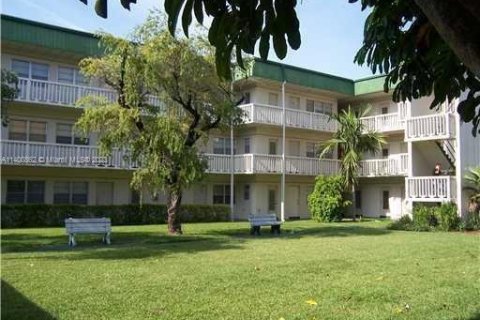 Купить кондоминиум в Халландейл-Бич, Флорида 2 спальни, 89.19м2, № 2013167 - фото 11