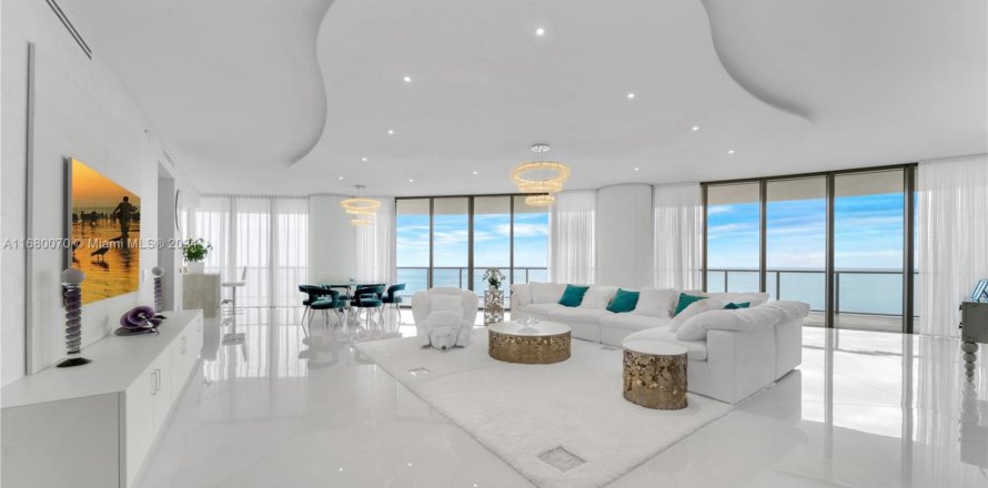 Condo in Bal Harbour, Florida, 3 bedrooms № 1410643