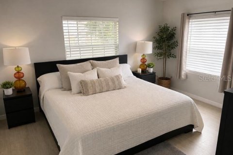 Villa ou maison à vendre à Tampa, Floride: 2 chambres, 98.48 m2 № 2316458 - photo 12