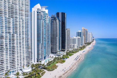 Condominio en venta en Sunny Isles Beach, Florida, 2 dormitorios, 137.4 m2 № 2049000 - foto 28