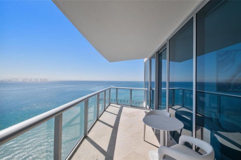 Condominio en venta en Sunny Isles Beach, Florida, 2 dormitorios, 137.4 m2 № 2049000 - foto 20
