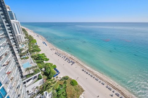 Condominio en venta en Sunny Isles Beach, Florida, 2 dormitorios, 137.4 m2 № 2049000 - foto 24