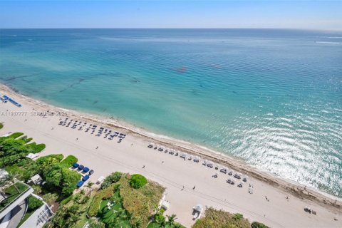 Condominio en venta en Sunny Isles Beach, Florida, 2 dormitorios, 137.4 m2 № 2049000 - foto 23