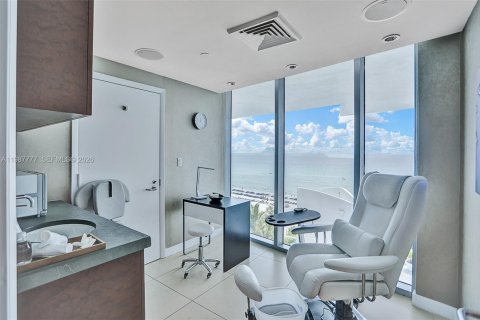 Copropriété à vendre à Sunny Isles Beach, Floride: 2 chambres, 137.4 m2 № 2049000 - photo 10