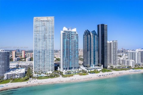 Condominio en venta en Sunny Isles Beach, Florida, 2 dormitorios, 137.4 m2 № 2049000 - foto 26