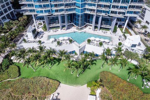 Condominio en venta en Sunny Isles Beach, Florida, 2 dormitorios, 137.4 m2 № 2049000 - foto 27