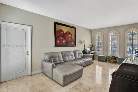 Villa ou maison à louer à Coral Gables, Floride: 5 chambres, 346.9 m2 № 2257640 - photo 23