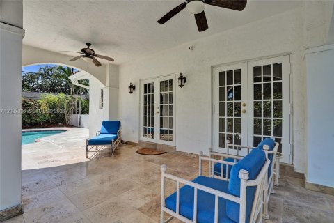 Villa ou maison à louer à Coral Gables, Floride: 5 chambres, 346.9 m2 № 2257640 - photo 28
