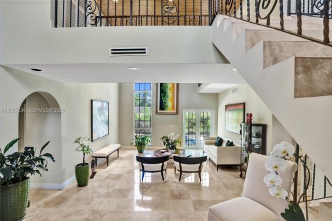 Villa ou maison à louer à Coral Gables, Floride: 5 chambres, 346.9 m2 № 2257640 - photo 8